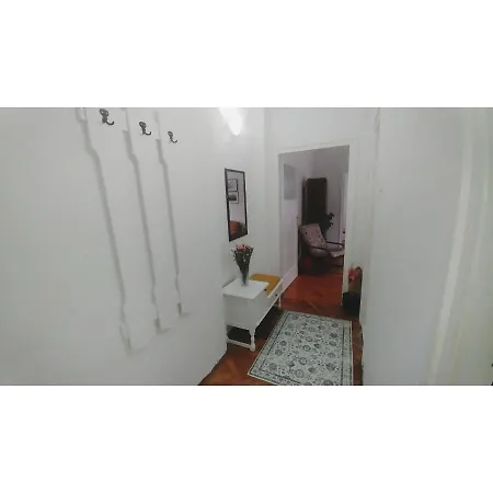 Kennedy Apartment *